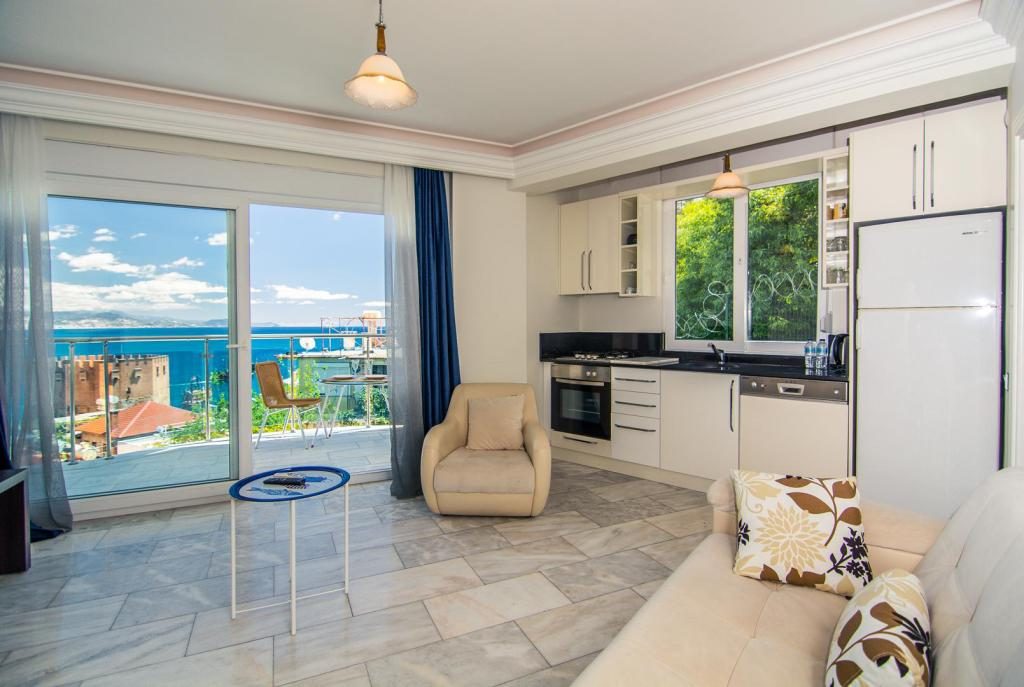 3 no DENİZ MANZARALI APART