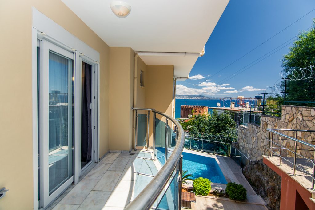 3 no DENİZ MANZARALI APART