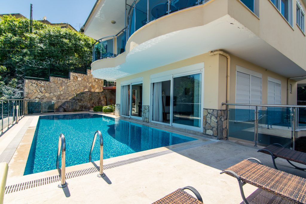 3 no DENİZ MANZARALI APART