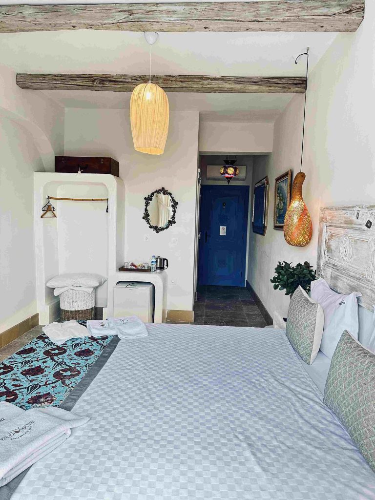 19 FINGER LIME DELUXE ROOM