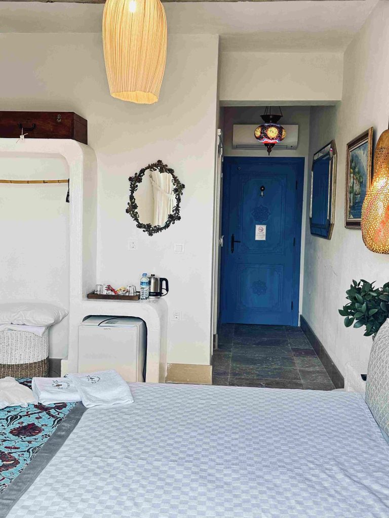 19 FINGER LIME DELUXE ROOM