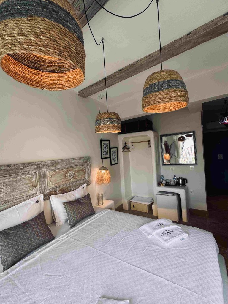 18 LIMEQUAT DELUXE ROOM