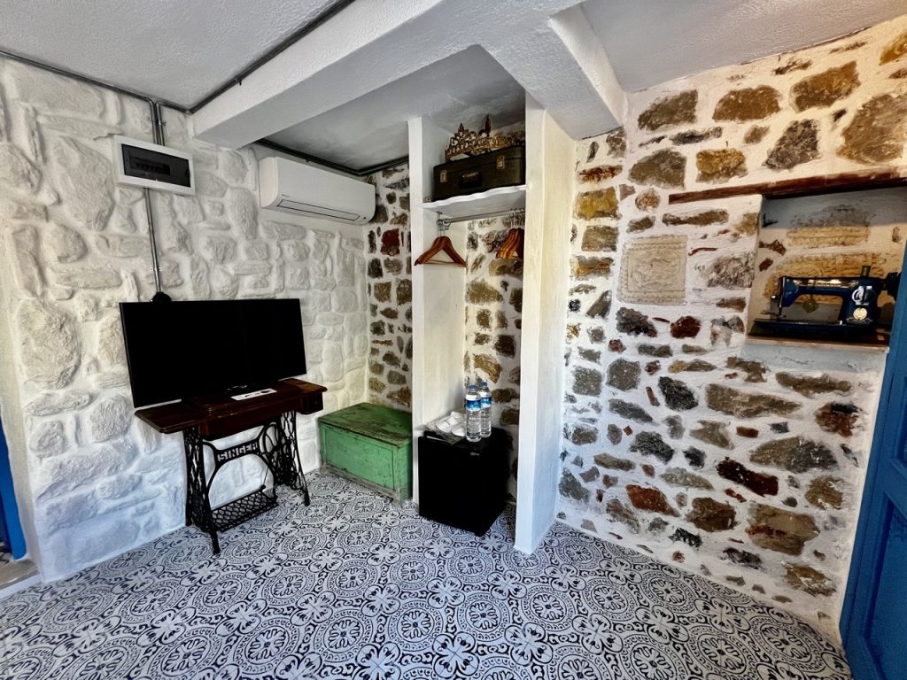 12 GRAPEFRUIT DELUXE ROOM