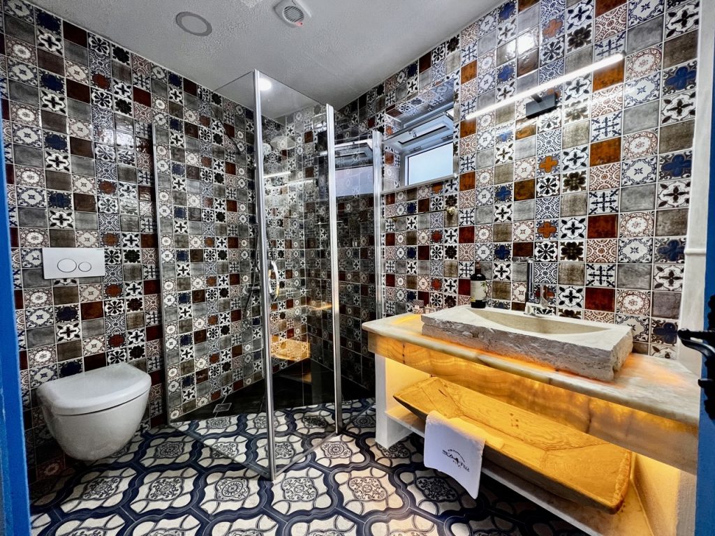 12 GRAPEFRUIT DELUXE ROOM