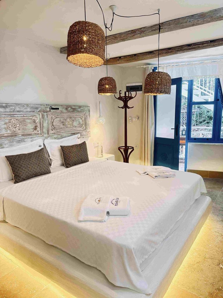 20 MEYER LEMON DELUXE ROOM