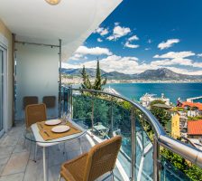 3 no DENİZ MANZARALI APART