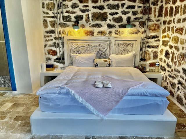 13 POMELO DELUXE ROOM