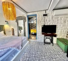 12 GRAPEFRUIT DELUXE ROOM
