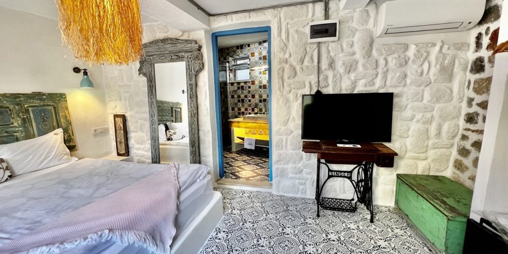 12 GRAPEFRUIT DELUXE ROOM