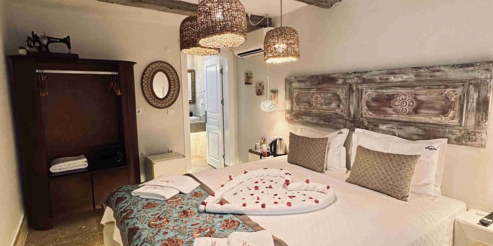 21 PINK LEMON DELUXE ROOM
