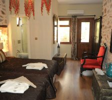 6 ORANGE DELUXE ROOM