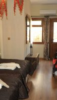 6 ORANGE DELUXE ROOM