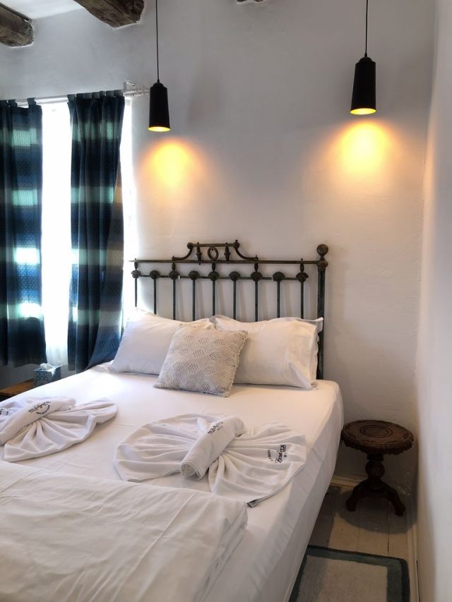 11 TANGERINA DELUXE ROOM