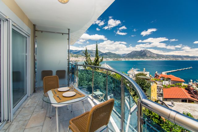 3 no DENİZ MANZARALI APART