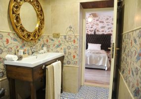 1 BERGAMOT DELUXE ROOM