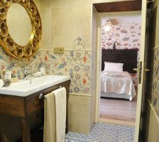 1 BERGAMOT DELUXE ROOM
